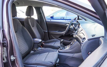 Opel Astra K, 2017 год, 1 080 000 рублей, 8 фотография