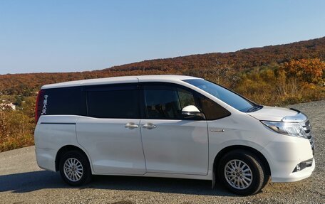 Toyota Noah III, 2015 год, 1 900 000 рублей, 5 фотография