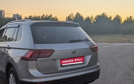 Volkswagen Tiguan II, 2017 год, 2 300 000 рублей, 3 фотография