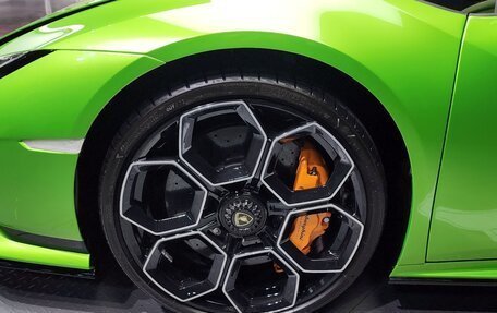 Lamborghini Huracán, 2023 год, 24 310 000 рублей, 8 фотография