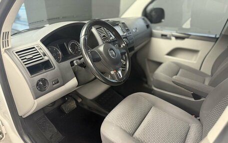 Volkswagen Caravelle T5, 2014 год, 2 250 000 рублей, 6 фотография