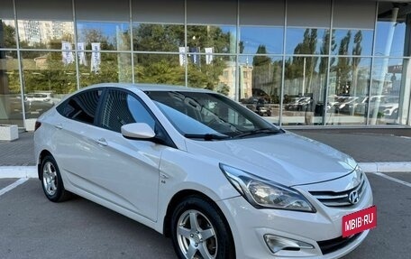 Hyundai Solaris II рестайлинг, 2015 год, 935 000 рублей, 3 фотография