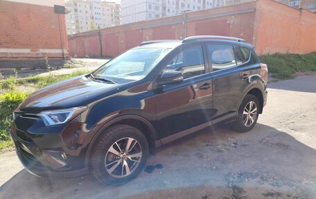 Toyota RAV4, 2017 год, 2 200 000 рублей, 4 фотография