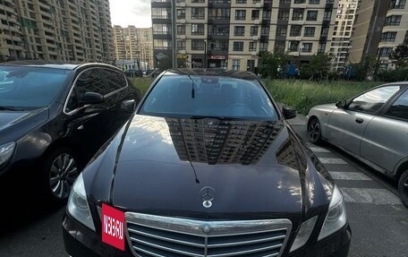 Mercedes-Benz E-Класс, 2013 год, 1 650 000 рублей, 2 фотография