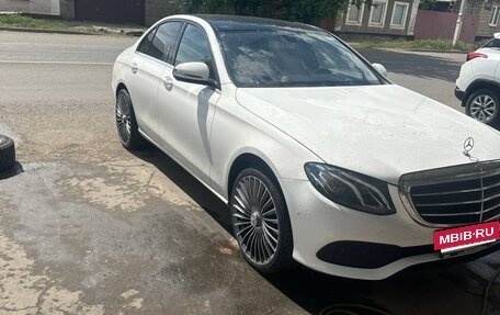 Mercedes-Benz E-Класс, 2018 год, 3 000 000 рублей, 3 фотография