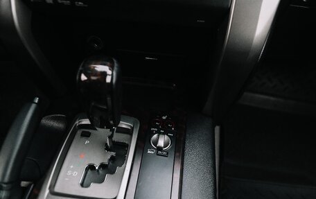 Toyota Land Cruiser 200, 2010 год, 3 400 000 рублей, 9 фотография