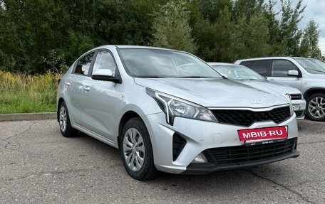 KIA Rio IV, 2021 год, 1 980 000 рублей, 2 фотография