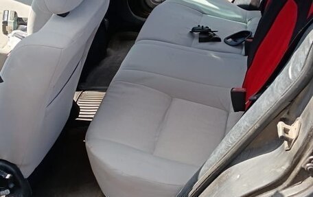Mitsubishi Carisma I, 2001 год, 150 000 рублей, 3 фотография