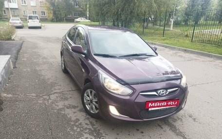 Hyundai Solaris II рестайлинг, 2013 год, 740 000 рублей, 2 фотография