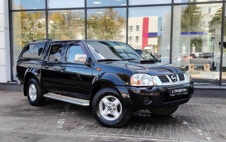 Nissan NP300, 2010 год, 1 170 000 рублей, 3 фотография