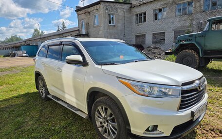 Toyota Highlander III, 2014 год, 2 450 000 рублей, 2 фотография