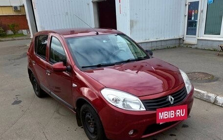 Renault Sandero I, 2012 год, 470 000 рублей, 2 фотография