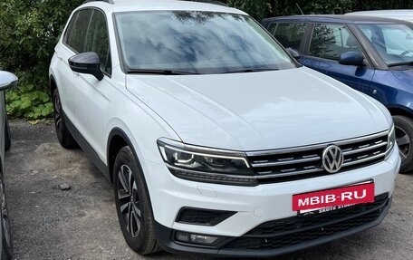 Volkswagen Tiguan II, 2020 год, 2 350 000 рублей, 3 фотография