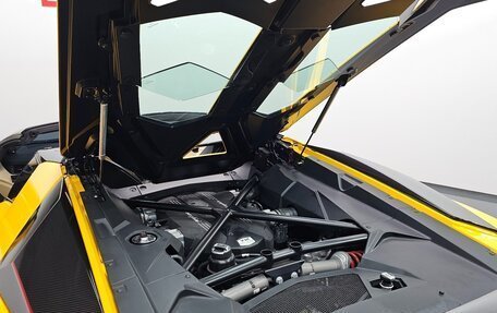 Lamborghini Aventador I рестайлинг, 2018 год, 29 663 858 рублей, 6 фотография