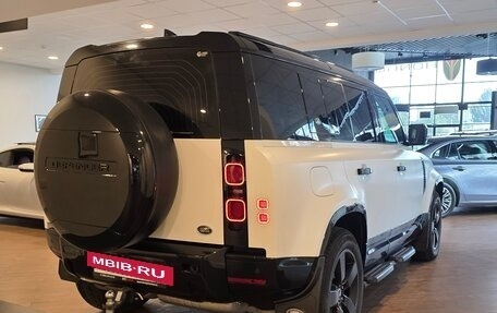 Land Rover Defender II, 2022 год, 7 250 000 рублей, 4 фотография