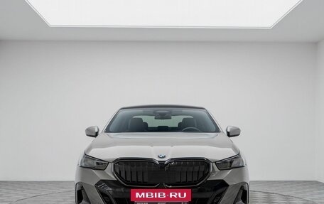BMW 5 серия, 2024 год, 8 990 000 рублей, 2 фотография