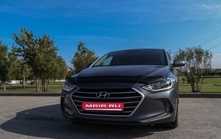 Hyundai Elantra VI рестайлинг, 2018 год, 1 500 000 рублей, 5 фотография