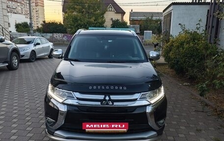 Mitsubishi Outlander III рестайлинг 3, 2016 год, 2 500 000 рублей, 2 фотография