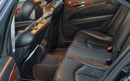 Mercedes-Benz E-Класс, 2004 год, 900 000 рублей, 3 фотография