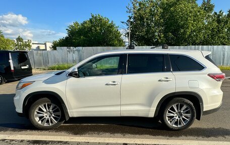Toyota Highlander III, 2014 год, 2 600 000 рублей, 3 фотография