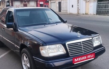 Mercedes-Benz W124, 1987 год, 390 000 рублей, 2 фотография