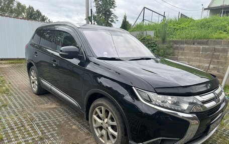 Mitsubishi Outlander III рестайлинг 3, 2015 год, 1 579 000 рублей, 4 фотография
