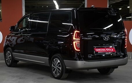 Hyundai Grand Starex Grand Starex I рестайлинг 2, 2019 год, 3 398 000 рублей, 7 фотография