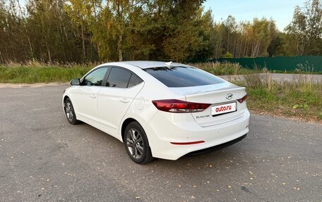 Hyundai Elantra VI рестайлинг, 2018 год, 1 700 000 рублей, 6 фотография