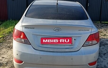 Hyundai Solaris II рестайлинг, 2011 год, 560 000 рублей, 2 фотография