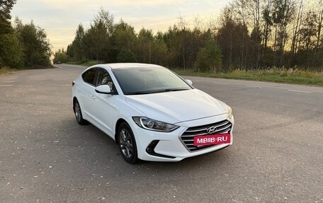Hyundai Elantra VI рестайлинг, 2018 год, 1 700 000 рублей, 3 фотография