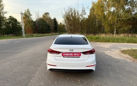 Hyundai Elantra VI рестайлинг, 2018 год, 1 700 000 рублей, 5 фотография