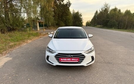 Hyundai Elantra VI рестайлинг, 2018 год, 1 700 000 рублей, 2 фотография