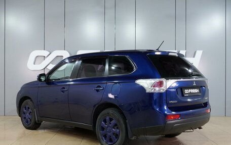 Mitsubishi Outlander III рестайлинг 3, 2013 год, 1 199 000 рублей, 2 фотография