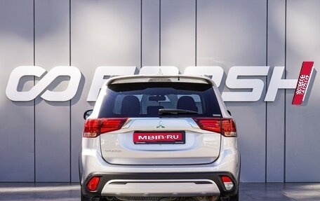 Mitsubishi Outlander III рестайлинг 3, 2021 год, 2 650 000 рублей, 4 фотография