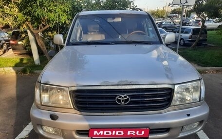 Toyota Land Cruiser 100 рестайлинг 2, 2001 год, 1 550 000 рублей, 4 фотография