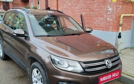 Volkswagen Tiguan I, 2015 год, 1 600 000 рублей, 2 фотография