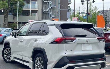 Toyota RAV4, 2022 год, 2 109 000 рублей, 4 фотография