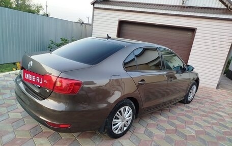 Volkswagen Jetta VI, 2011 год, 795 000 рублей, 4 фотография