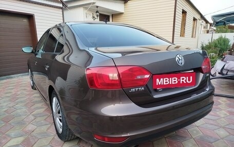 Volkswagen Jetta VI, 2011 год, 795 000 рублей, 3 фотография