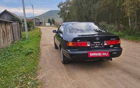 Toyota Camry, 2000 год, 640 000 рублей, 3 фотография