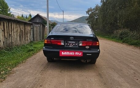 Toyota Camry, 2000 год, 640 000 рублей, 2 фотография