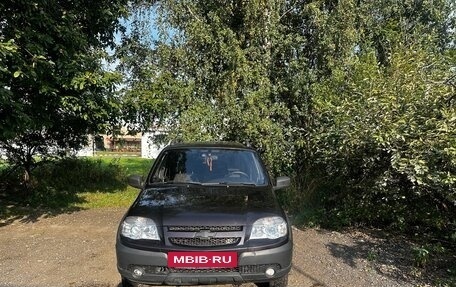 Chevrolet Niva I рестайлинг, 2012 год, 570 000 рублей, 3 фотография