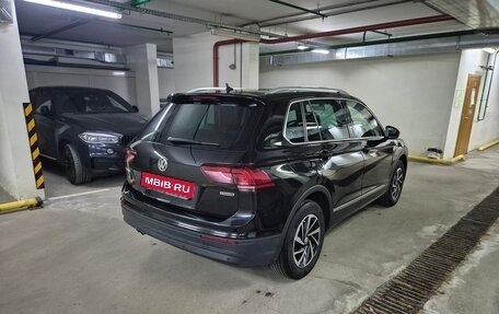 Volkswagen Tiguan II, 2018 год, 2 000 000 рублей, 2 фотография