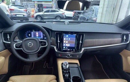 Volvo S90 II рестайлинг, 2022 год, 3 245 016 рублей, 6 фотография
