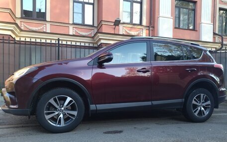 Toyota RAV4, 2015 год, 2 375 000 рублей, 3 фотография