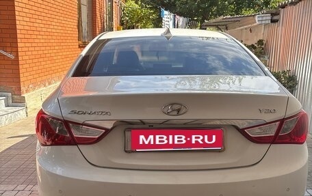 Hyundai Sonata VI, 2013 год, 1 250 000 рублей, 2 фотография