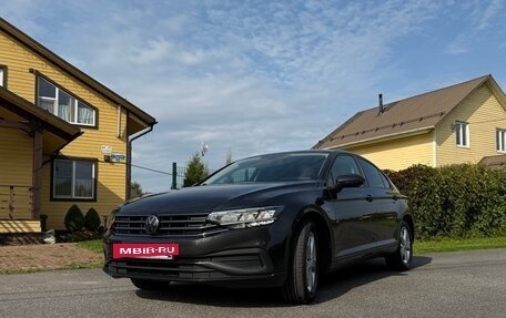Volkswagen Passat B8 рестайлинг, 2021 год, 2 390 000 рублей, 2 фотография
