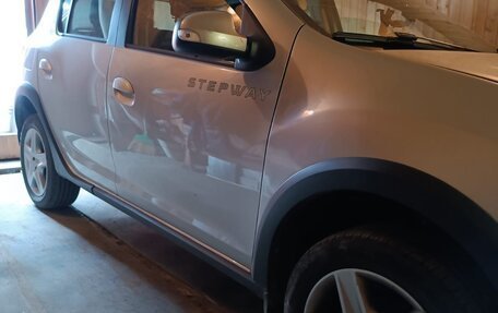 Renault Sandero II рестайлинг, 2017 год, 1 126 000 рублей, 2 фотография