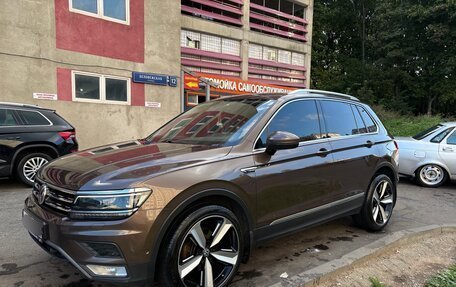 Volkswagen Tiguan II, 2017 год, 2 499 999 рублей, 3 фотография