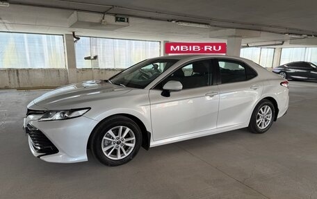Toyota Camry, 2018 год, 3 100 000 рублей, 2 фотография